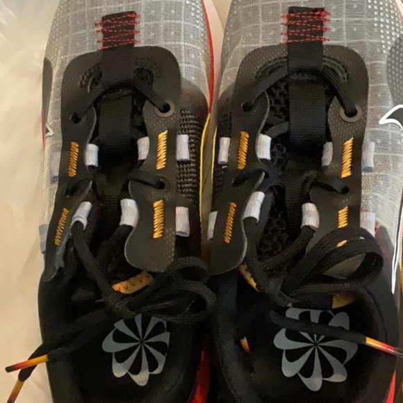 Nike Gray and Black Sneakers with Red and Yellow Accents - Picture 6 of 9